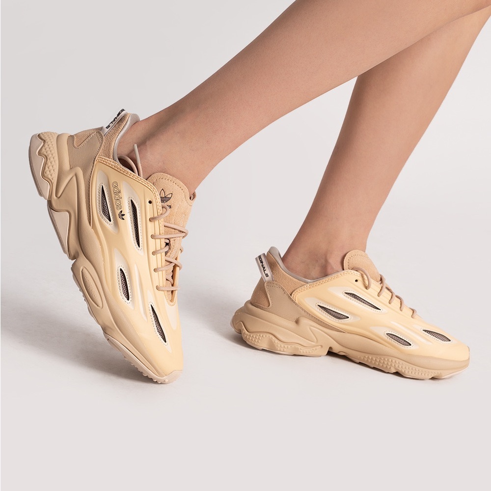 Women adidas Ozweego celox sneakers 6.5 US